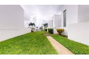5150 Elmhurst Rd E West Palm Beach, FL 33417 - MLS#A11857885