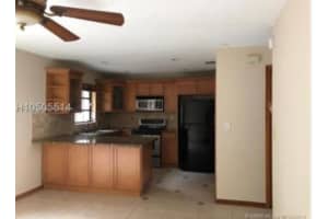 17962 Nw 68th Ave D-21, Hialeah