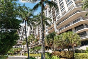 540 Brickell Key Dr 818, Miami