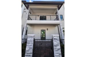 4281 Nw 83rd Ave 4281 Doral, FL 33166 - MLS#A11858013