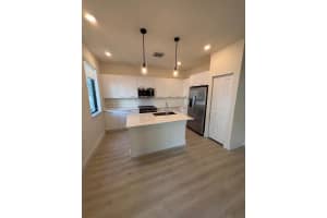 4281 Nw 83rd Ave 4281 Doral, FL 33166 - MLS#A11858013