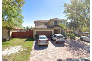 7856 Nw 194th St, Hialeah