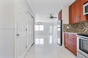 851 Meridian Ave 24 Miami Beach, FL 33139 - MLS#A11858046