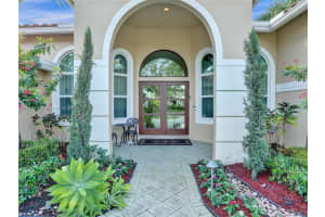 2715 Edgewater Ct Weston, FL 33332 - MLS#A11858074
