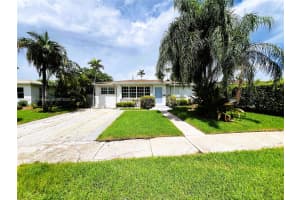 1847 Wiley St, Hollywood, FL 33020 - MLS#A11858142