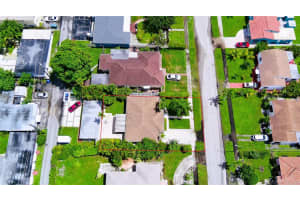 1847 Wiley St, Hollywood, FL 33020 - MLS#A11858142