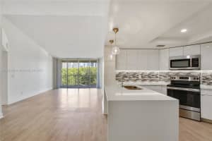 3605 Ne 207th St 2314, Aventura