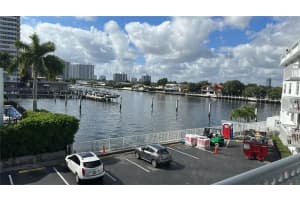 1913 S Ocean Dr 111, Hallandale Beach