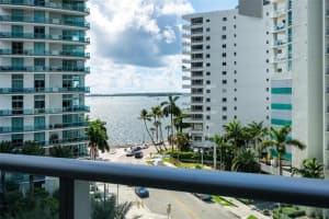 1300 Brickell Bay Dr 704, Miami