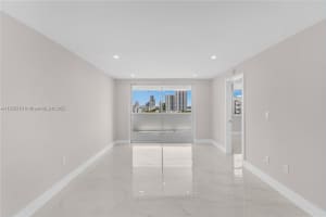 1331 Lincoln Rd 1302, Miami Beach, FL 33139 - MLS#A11858370