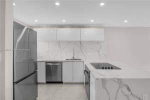 1331 Lincoln Rd 1302, Miami Beach, FL 33139 - MLS#A11858370