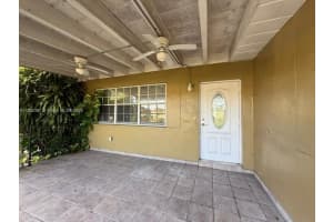 8311 Sw 27th Ter Miami, FL 33155 - Off Market