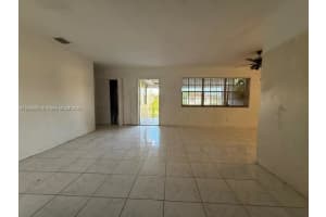 8311 Sw 27th Ter Miami, FL 33155 - Off Market