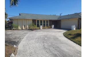 900 S Mangonia Cir West Palm Beach, FL 33401 - MLS#A11858391