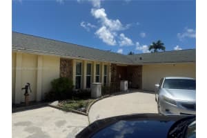 900 S Mangonia Cir West Palm Beach, FL 33401 - MLS#A11858391