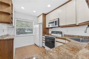 11160 W Sample Rd 11160, Coral Springs, FL 33065 - MLS#A11858402
