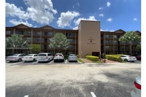 300 Sw 130th Ter 405b, Pembroke Pines