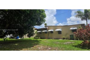 521 E 33rd St Hialeah, FL 33013 - MLS#A11858517