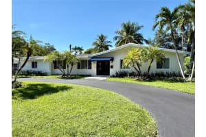 7945 Sw 99th St, Miami