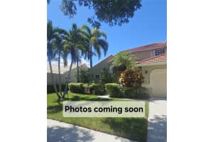 720 Verona Lake Dr, Weston