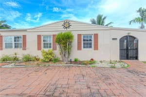 921 N 31st Ct Hollywood, FL 33021 - MLS#A11858596