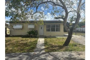 7820 Nw 175th St, Hialeah
