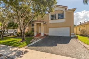 161 Granada Ave, Weston