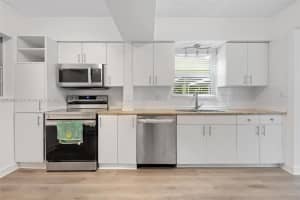 535 NE 158th St, Miami, FL 33162 - MLS#A11858669