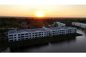 10706 W Clairmont Cir 110, Tamarac