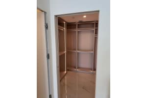 700 Ne 24th St 1105, Miami