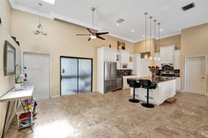 2707 S Parkview Dr Hallandale Beach, FL 33009 - MLS#A11858816