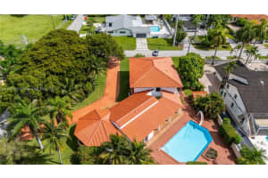 8390 Sw 2nd St, Miami