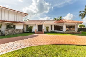 8390 SW 2nd St, Miami, FL 33144 - MLS#A11858860