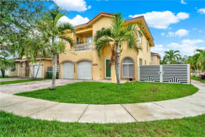1046 Ne 17th Ter, Homestead