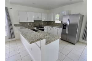 35 SW 7th St 2, Hallandale Beach, FL 33009 - MLS#A11858986