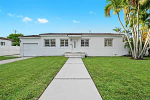 851 Swan Ave, Miami Springs