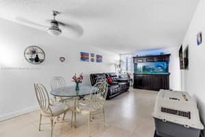 1900 W 68th St F302, Hialeah