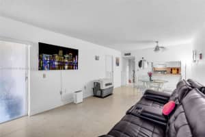 1900 W 68th St F302, Hialeah, FL 33014 - MLS#A11859038