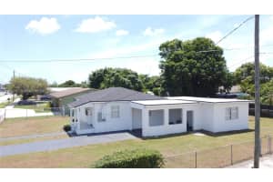 10490 Sw 173rd Ter Miami, FL 33157 - MLS#A11859087