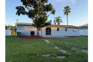 711 NW Riverside Dr, Port St Lucie, FL 34983 - MLS#A11859112