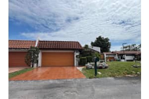 618 Ne 195th St 0, Miami