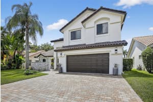 1154 Laguna Springs Dr, Weston, FL 33326 - MLS#A11859152