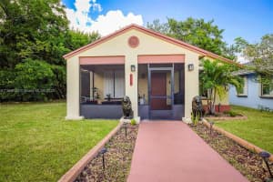 12235 Sw 202nd St, Miami