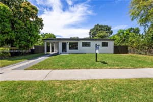 1095 Ne 156th St, North Miami Beach