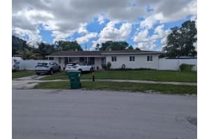 4720 Nw 179th St, Miami Gardens