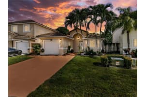 8711 Sw 214th St, Cutler Bay