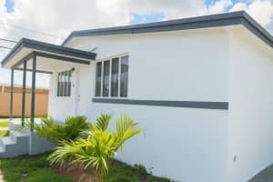 320 W 13th St, Hialeah