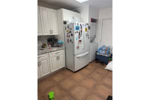 1950 W 54th St 406, Hialeah