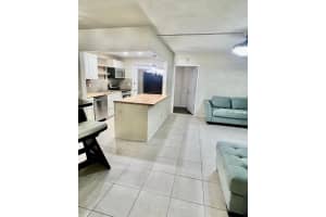 1631 Nw 46th Ave 119, Lauderhill