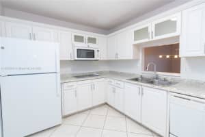 218 Ne 12th Ave 502 Hallandale Beach, FL 33009 - MLS#A11859382